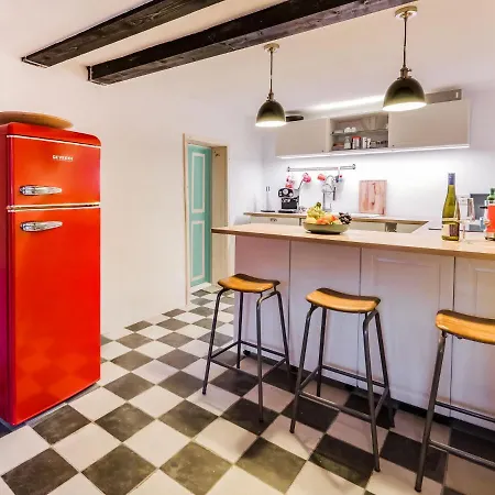 Peaceful Farmhouse In With Garden Сasa de vacaciones *